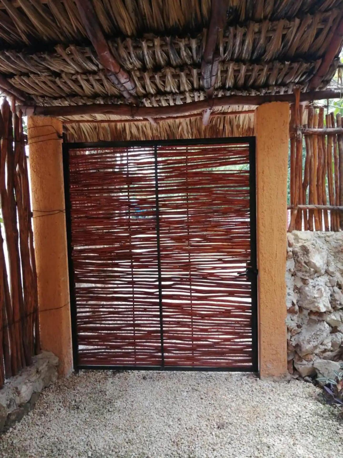 Suites De Piedra Y Colores En Chichen Itza Pisté Exteriör bild